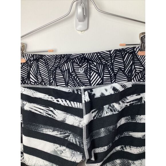 Lululemon Wunder Under Crop II Leggings Full-On Shady Palms Black White Sz 8 - Picture 5 of 6